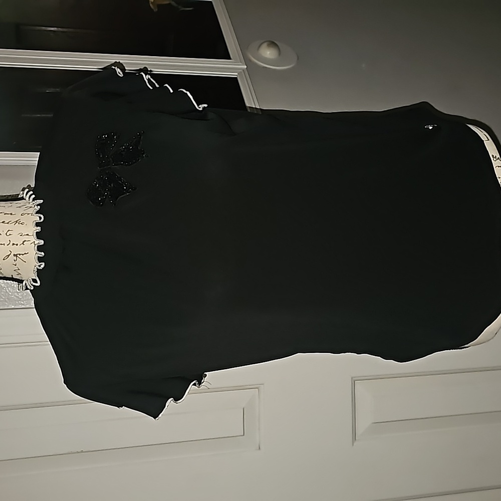Black Bow Tie Top Short Sleeve‎ Size Medium